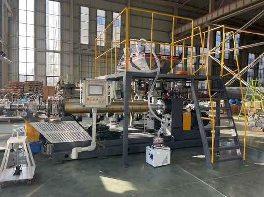 Extrudeuse artificielle droite d'herbe de LLDPE pour le lancement d'herbe de gazon